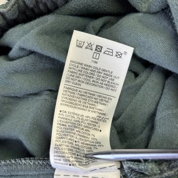 Athleta Pant Triumph Hybrid Crop Women's SZ M Athleisure Pull On Green Pockets - Picture 7 of 13